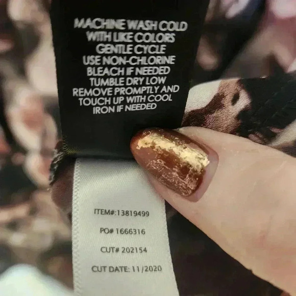 TORRID Georgette Bow Tie Blouse in "Long Stem Rose" Size 4 (26) PtP 29 inches - Picture 14 of 15